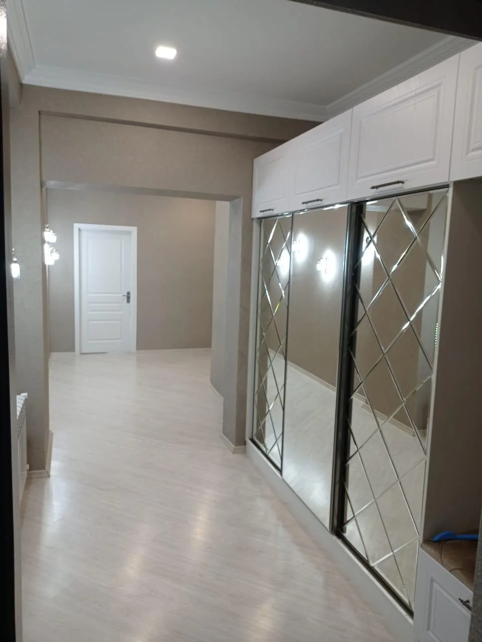 Kirayə 3 otaqlı Mənzil 125 m² Yasamal r. Yeni Yasamal q. İnşaatçılar m. – şəkil 8