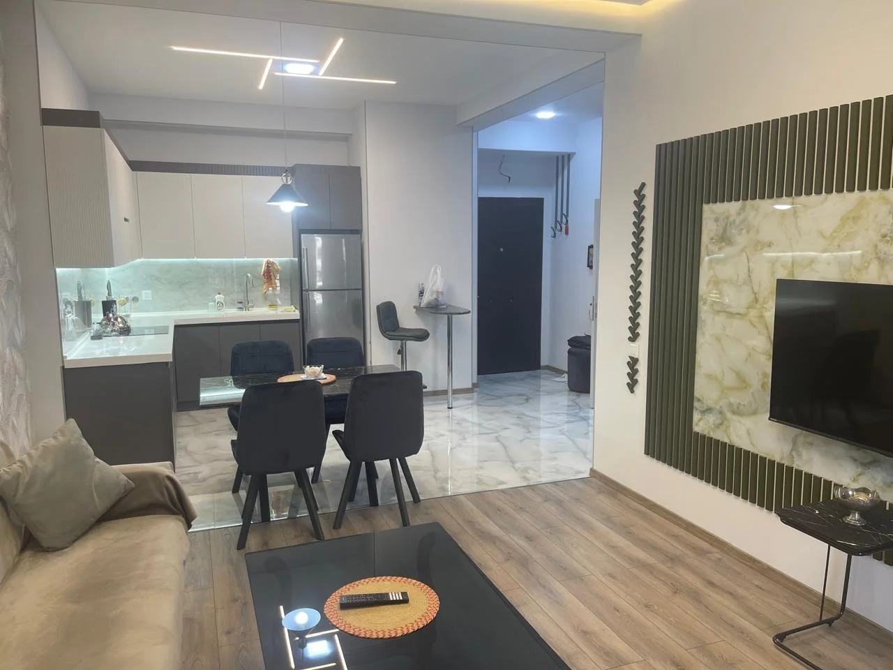 Kirayə 2 otaqlı Mənzil 70 m² Xətai r. Ağ şəhər q. – şəkil 3