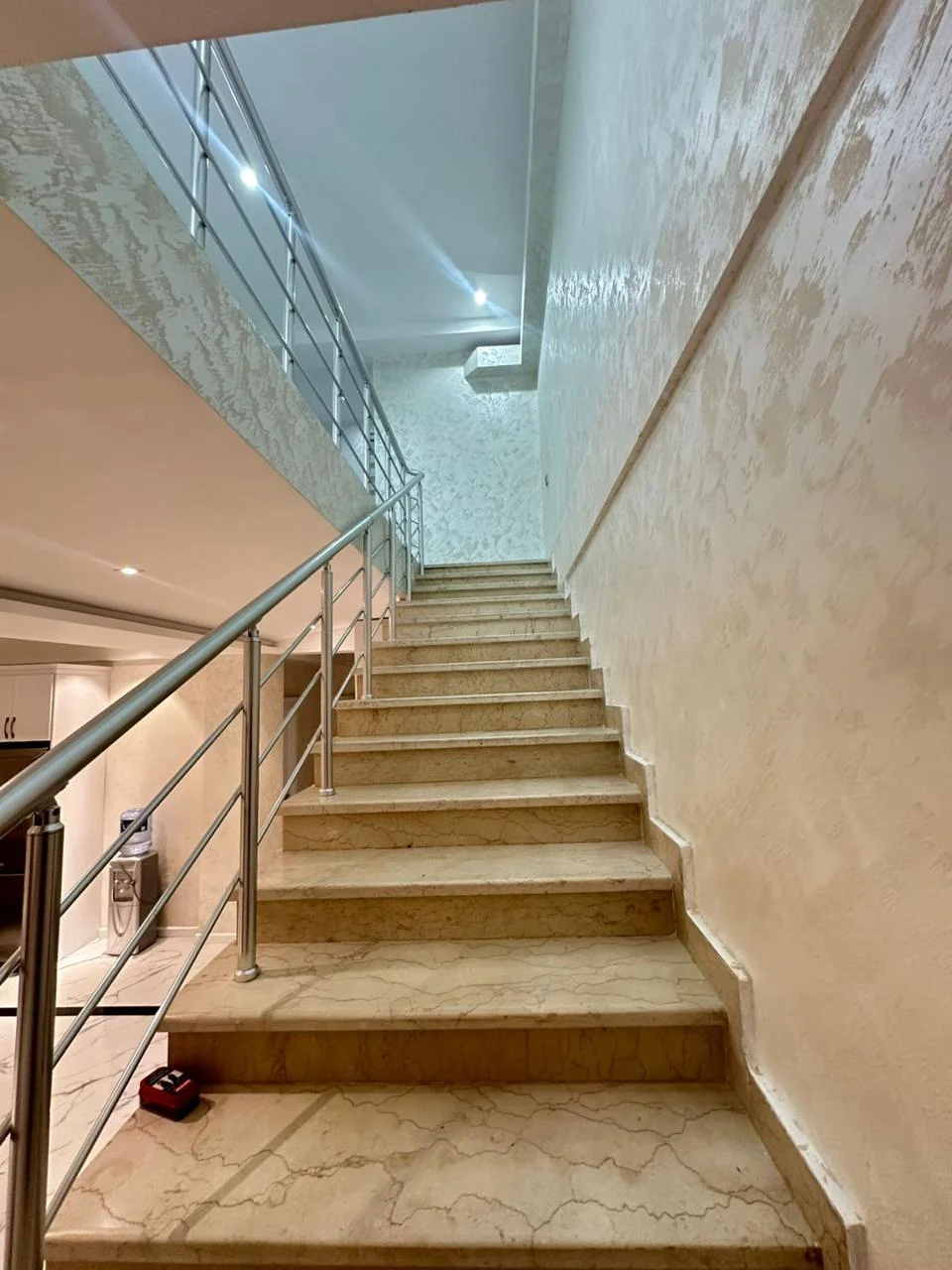 Kirayə 5 otaqlı Mənzil 245 m² Nəsimi r.