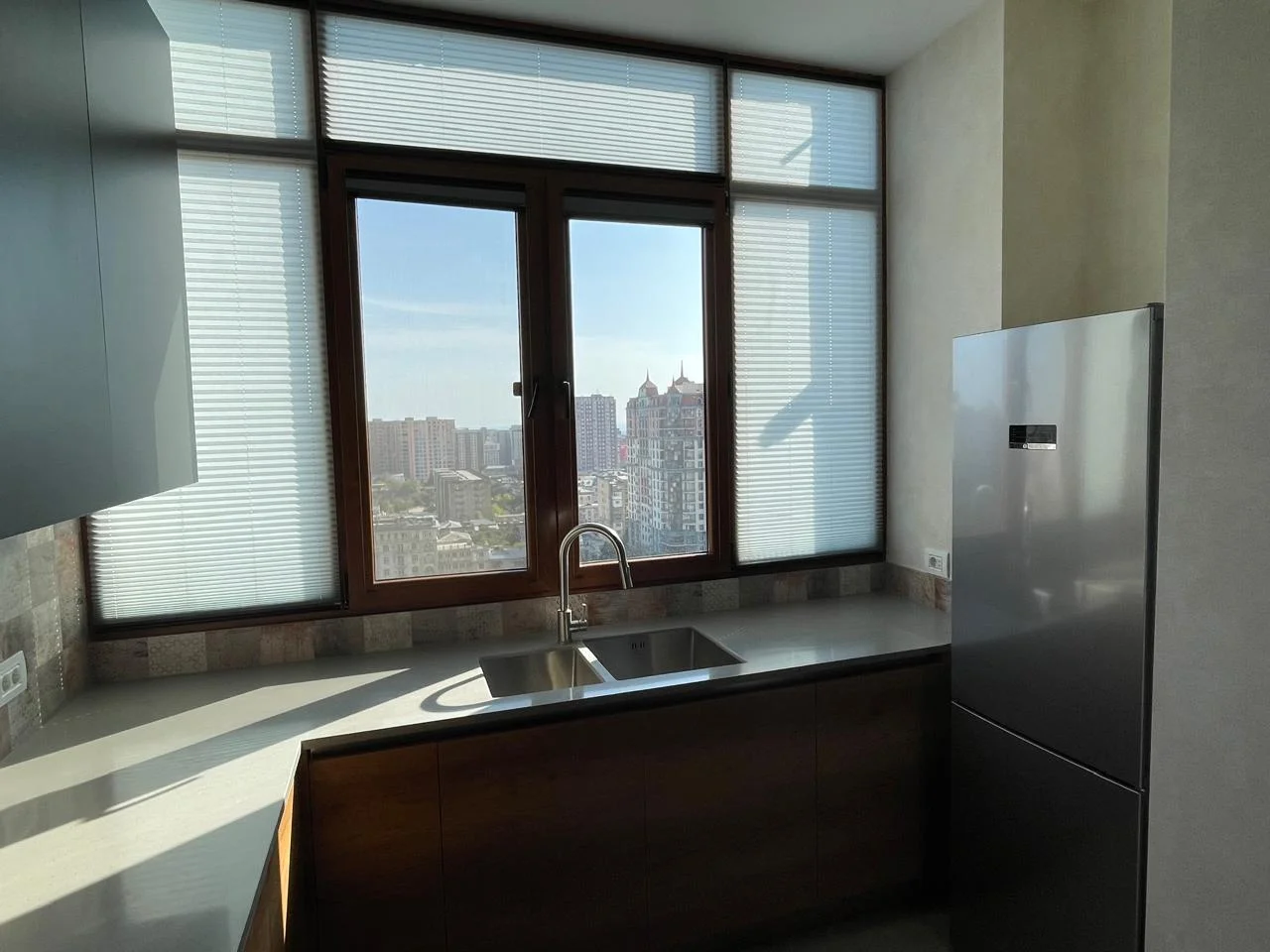 Kirayə 2 otaqlı Mənzil 85 m² Nərimanov r.