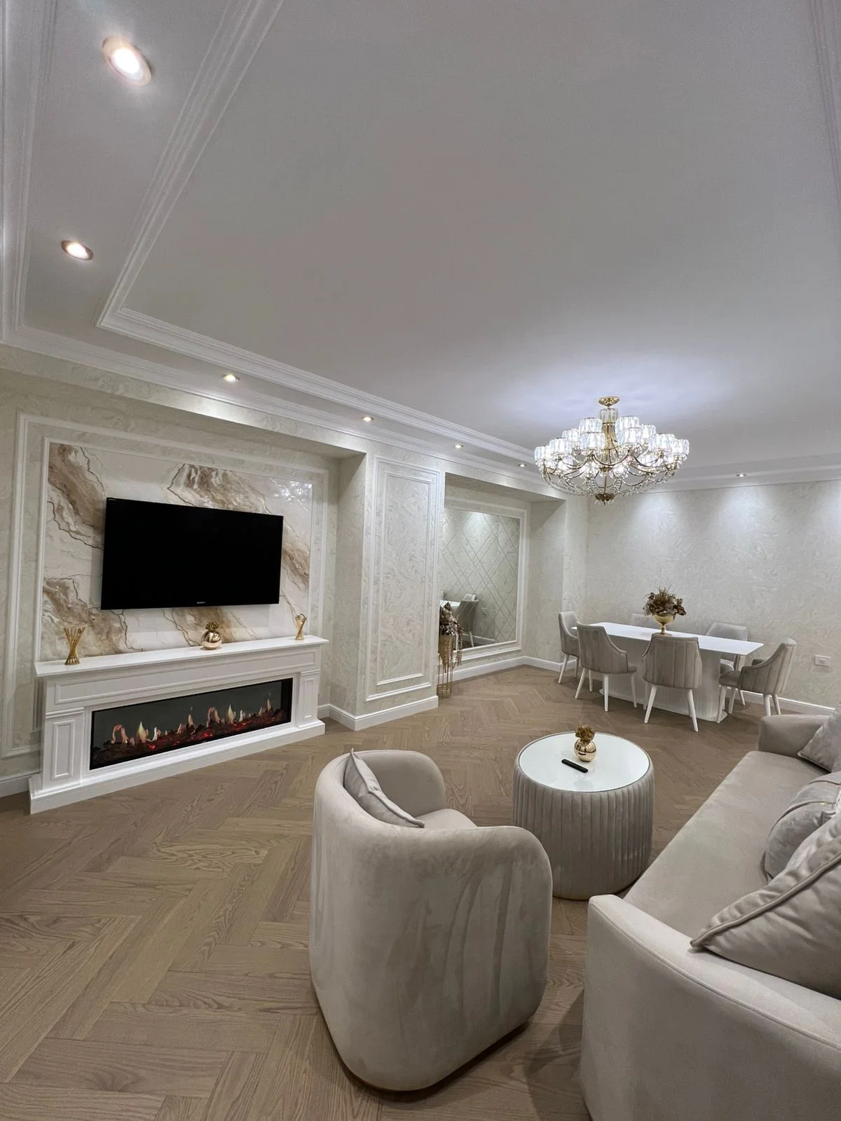 Kirayə 3 otaqlı Mənzil 148 m² Nəsimi r. – şəkil 1