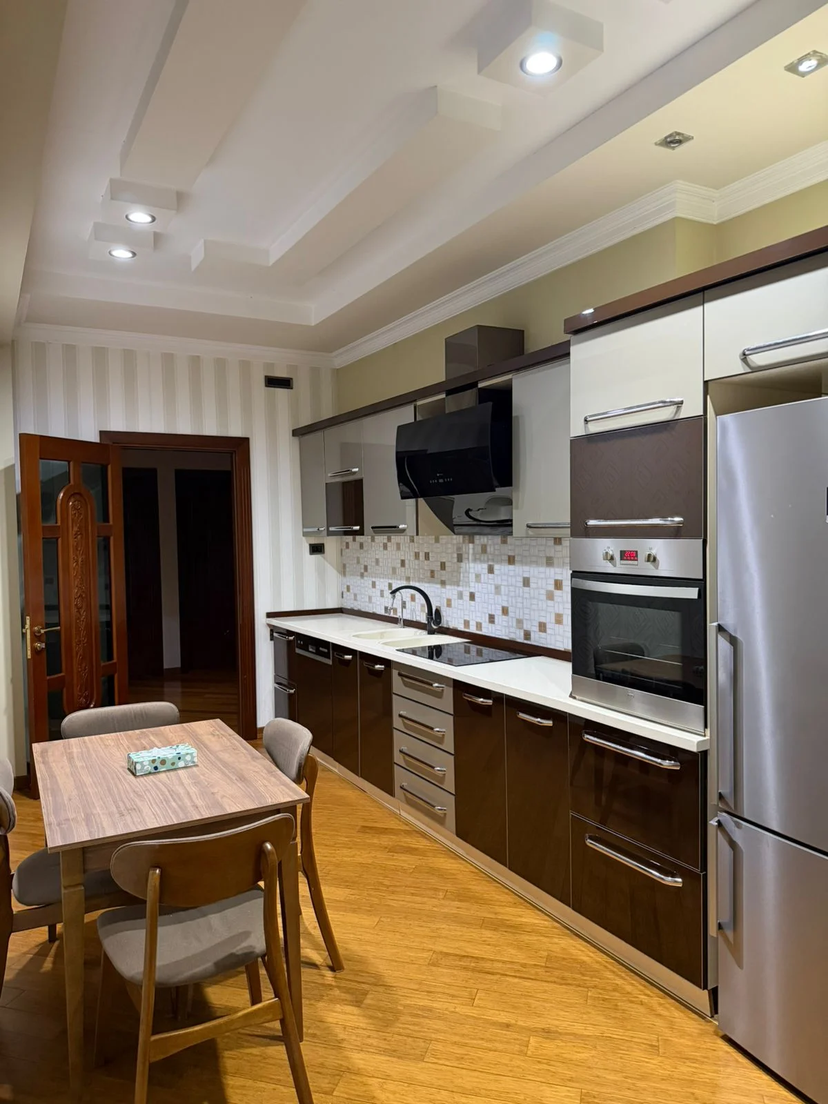 Kirayə 4 otaqlı Mənzil 165 m² Nəsimi r. – şəkil 4