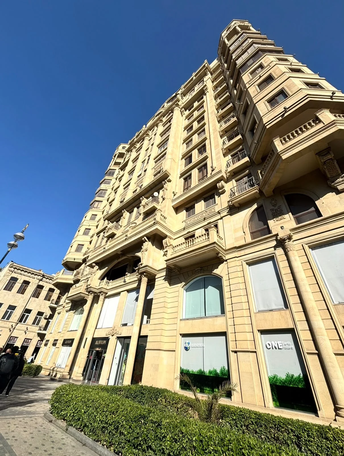 Kirayə 3 otaqlı Mənzil 185 m² Səbail r. Sahil m. – şəkil 3