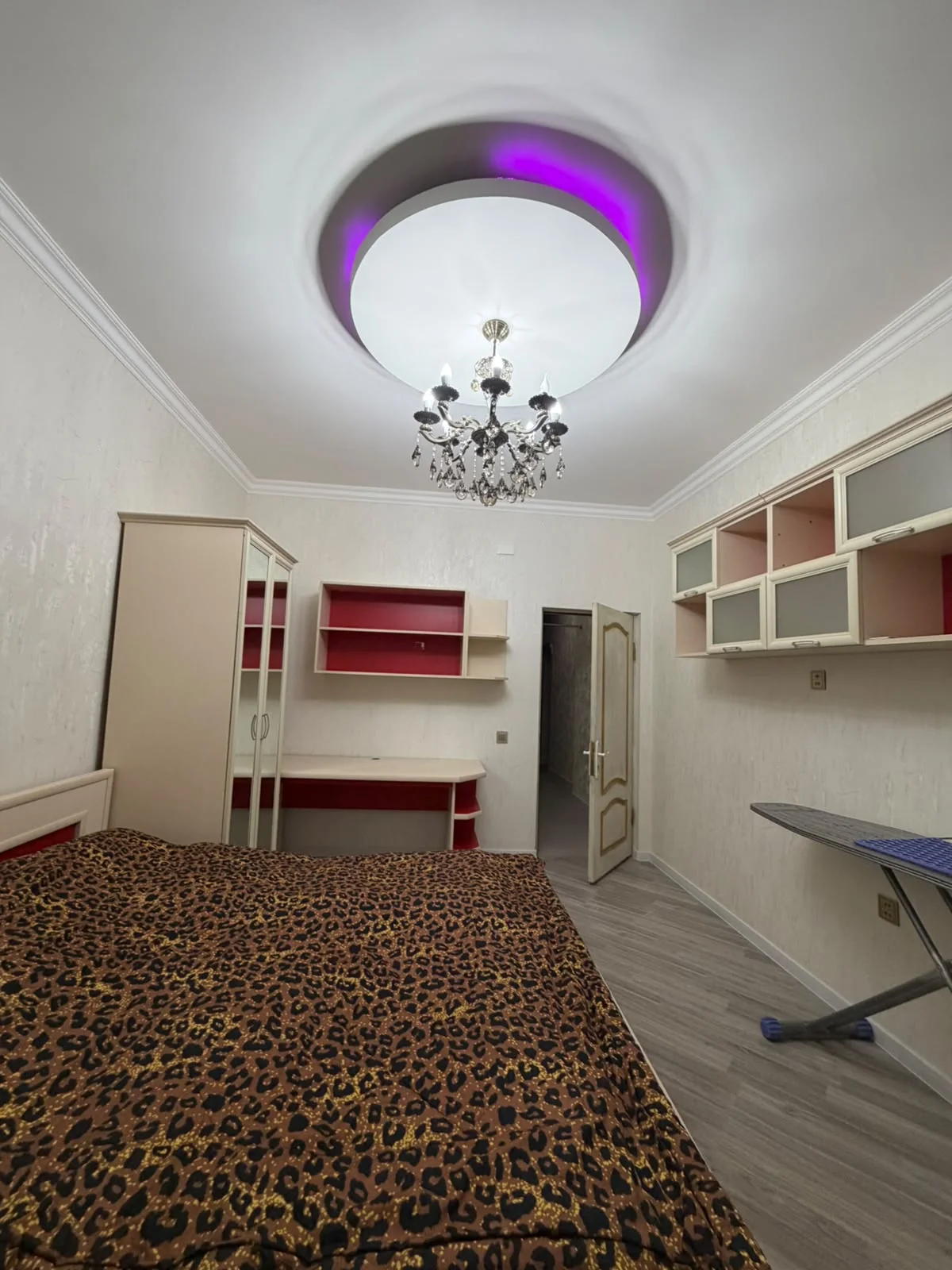 Kirayə 3 otaqlı Mənzil 142 m² Nəsimi r.