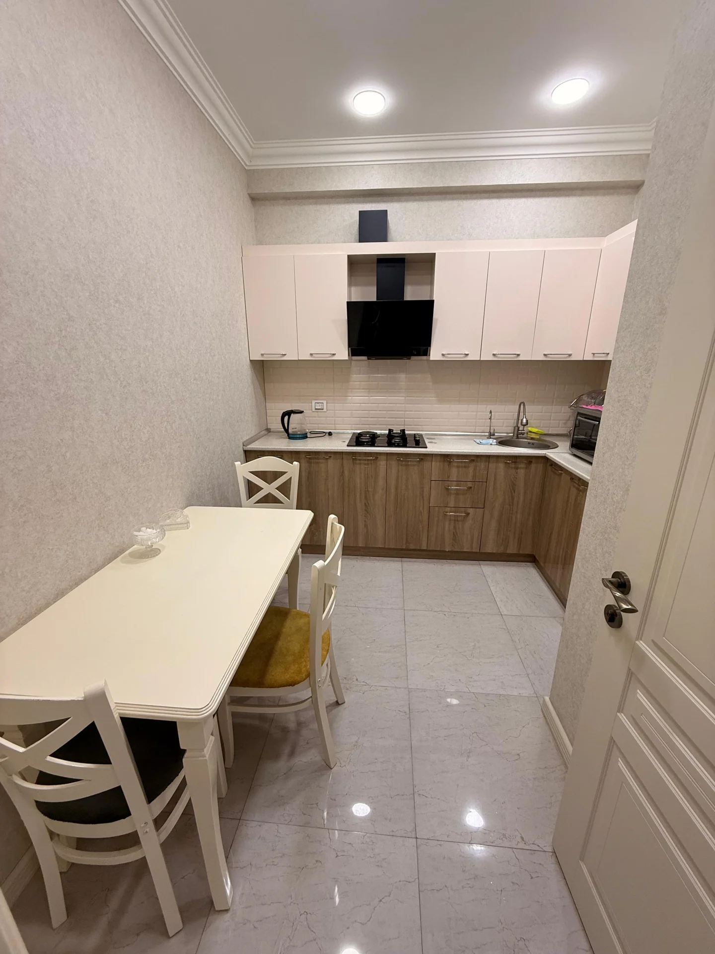 Kirayə 3 otaqlı Mənzil 90 m² Nəsimi r.
