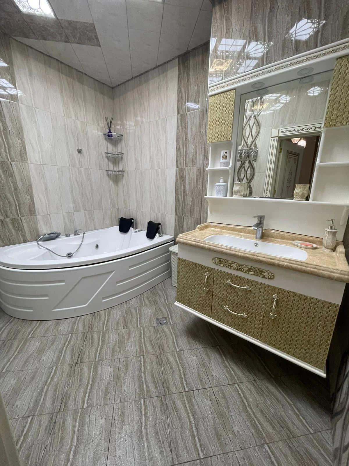 Kirayə 3 otaqlı Mənzil 185 m² Yasamal r. İnşaatçılar m. – şəkil 9
