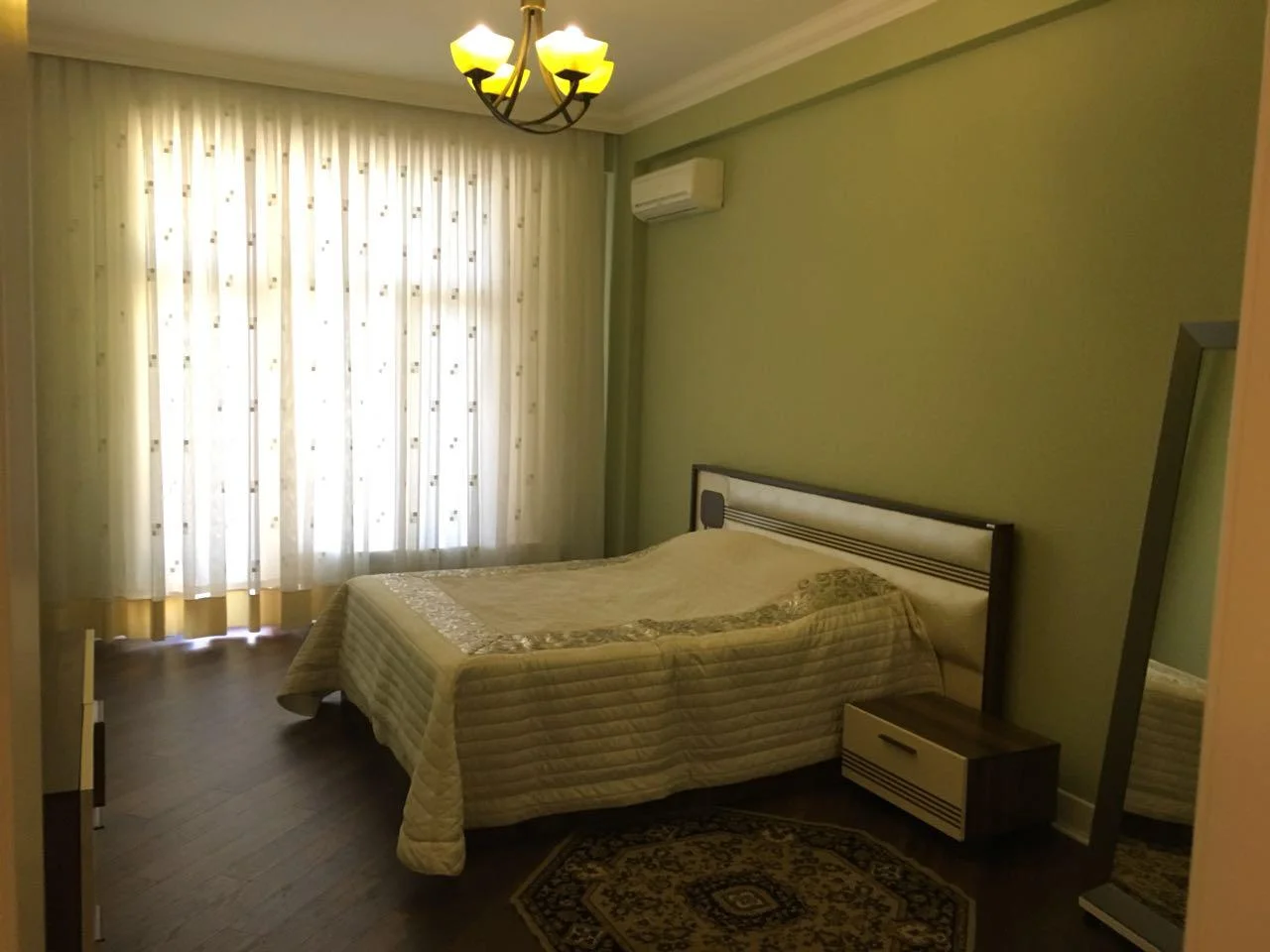 Kirayə 3 otaqlı Mənzil 165 m² Səbail r.