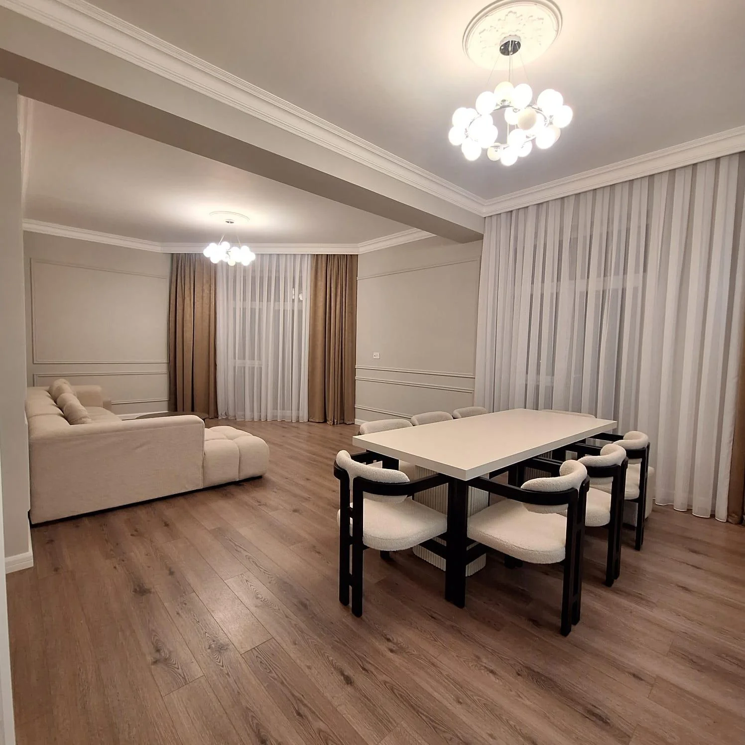 Kirayə 3 otaqlı Mənzil 150 m² Xətai r.