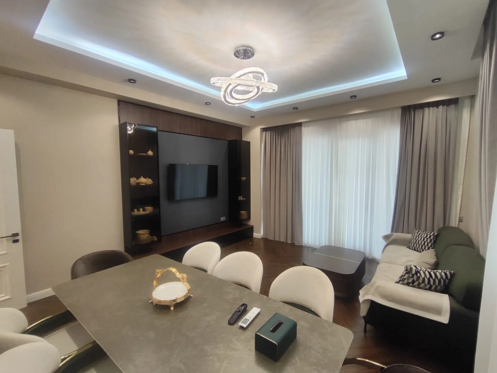 Kirayə 3 otaqlı Mənzil 120 m² Xətai r.