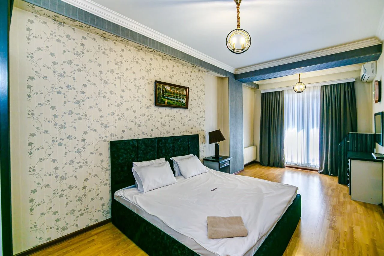 Kirayə 4 otaqlı Mənzil 140 m² Səbail r. Sahil m. – şəkil 10