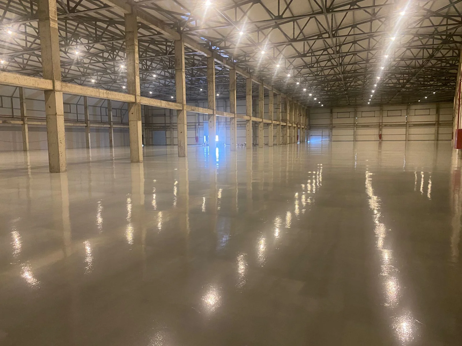 Kirayə Anbar 1400 m² Binəqədi r.