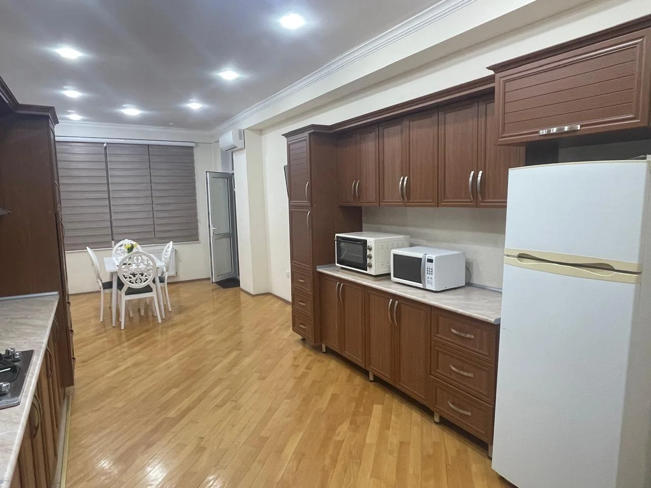 Kirayə 3 otaqlı Mənzil 150 m² Nəsimi r. – şəkil 11
