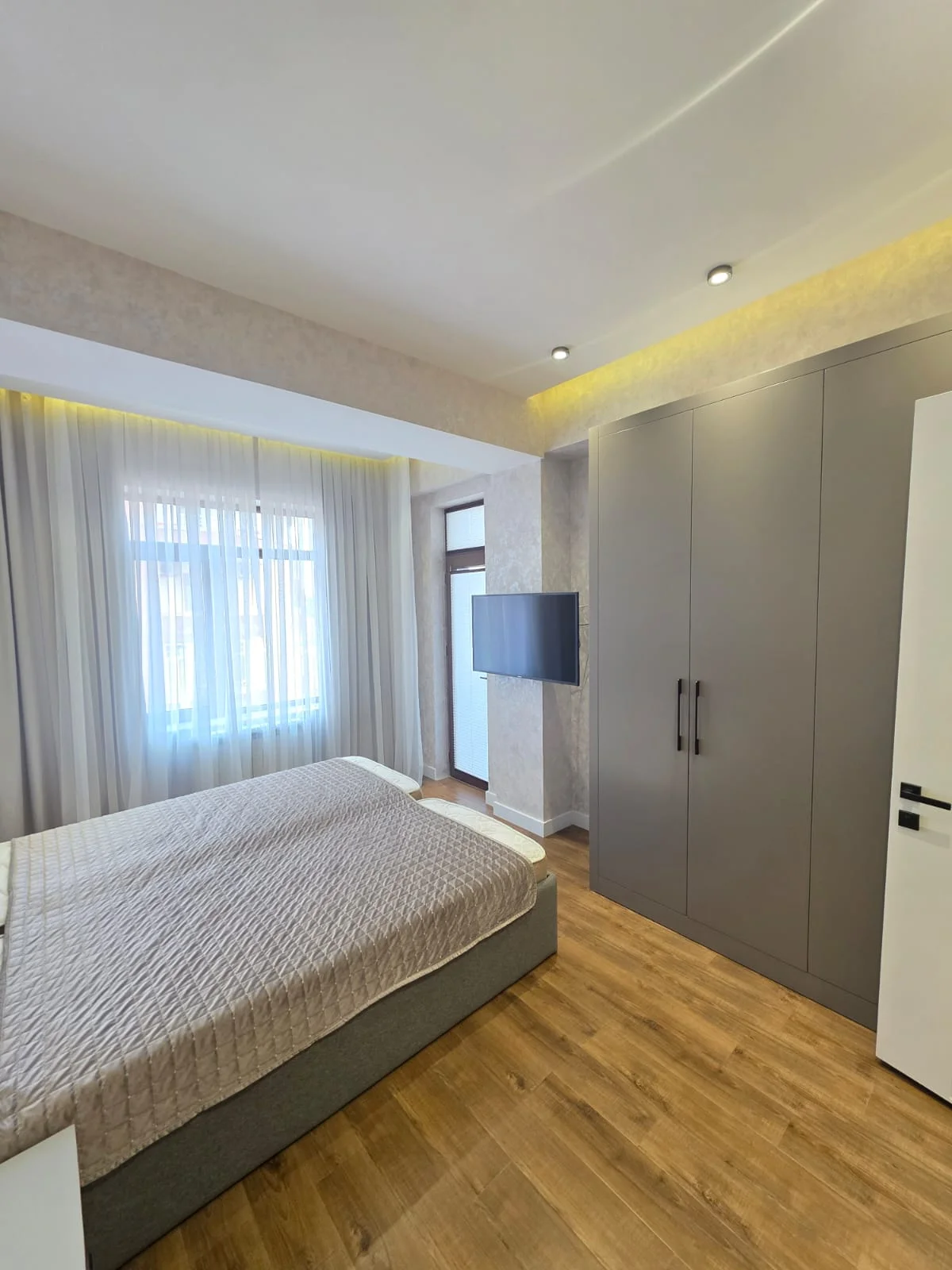 Kirayə 4 otaqlı Mənzil 190 m² Nəsimi r. – şəkil 14