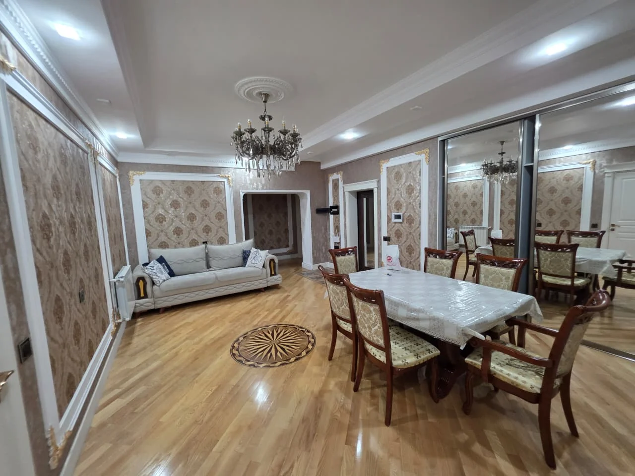 Kirayə 4 otaqlı Mənzil 142 m² Nəsimi r.