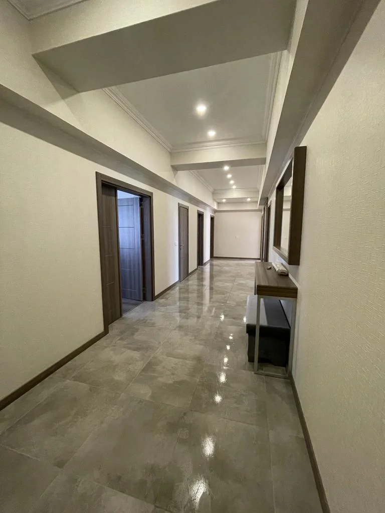 Kirayə 4 otaqlı Mənzil 184 m² Xətai r.
