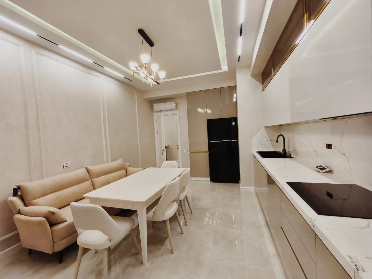 Kirayə 3 otaqlı Mənzil 140 m² Xətai r.
