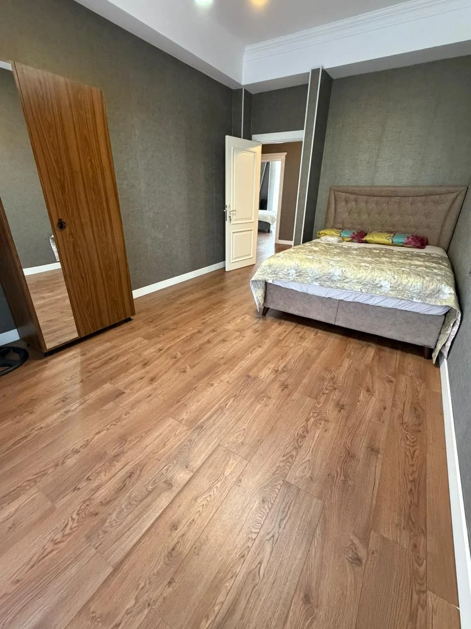 Kirayə 4 otaqlı Mənzil 150 m² Xətai r.
