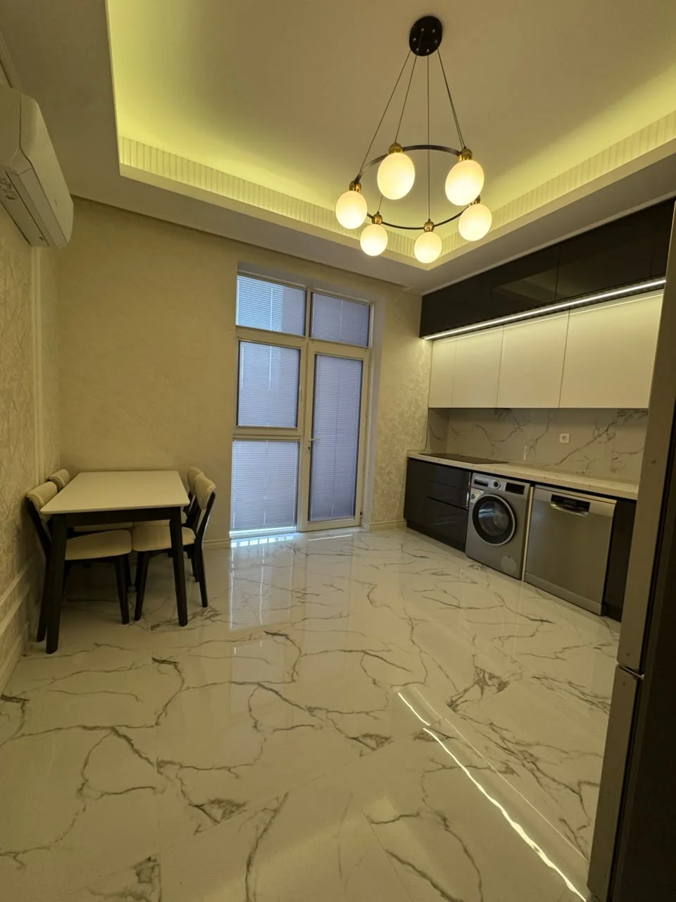 Kirayə 3 otaqlı Mənzil 158 m² Xətai r.