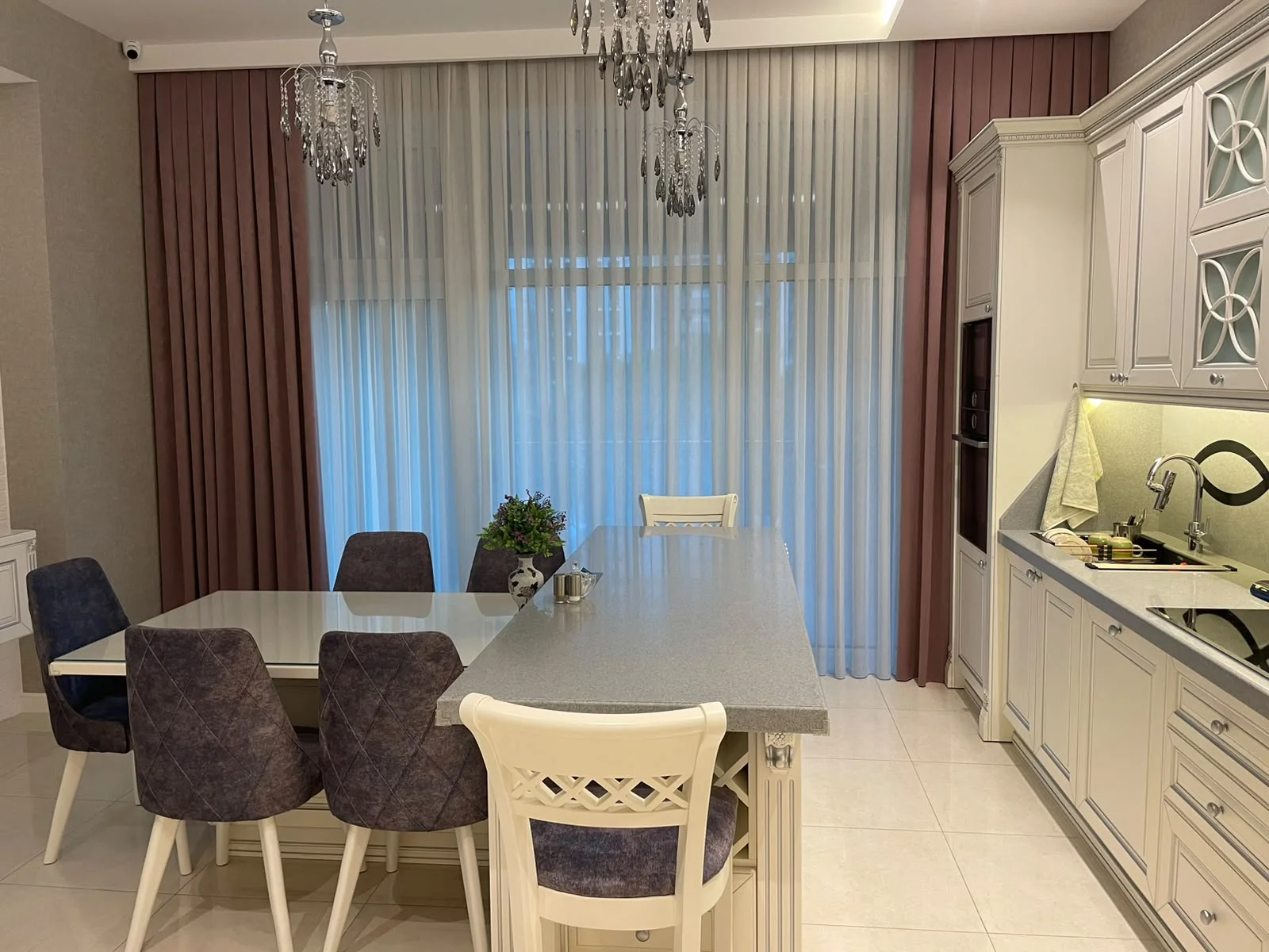 Günlük 4 otaqlı Mənzil 190 m² Nəsimi r. – şəkil 2