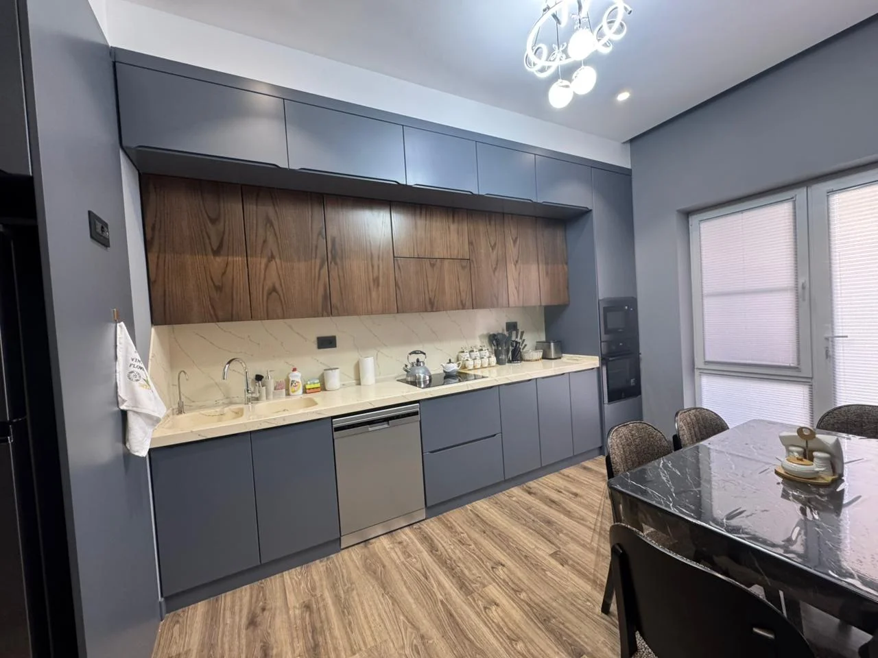Kirayə 3 otaqlı Mənzil 140 m² Xətai r.