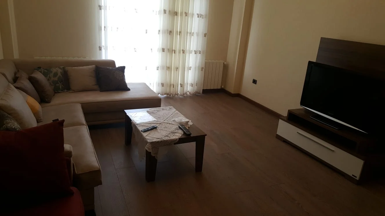 Kirayə 2 otaqlı Mənzil 96 m² Xətai r.