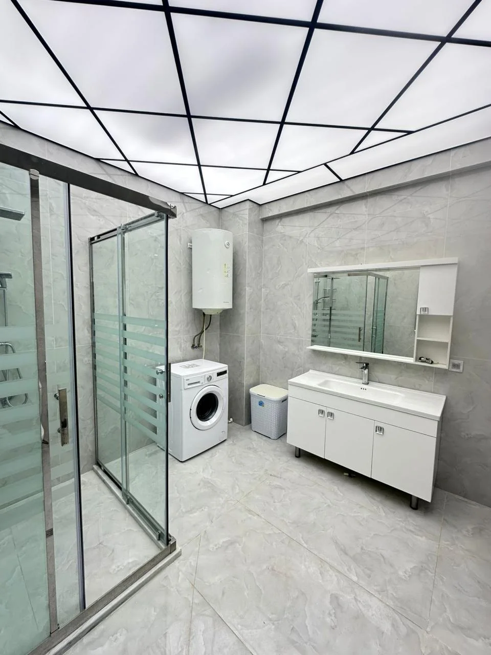 Kirayə 5 otaqlı Mənzil 245 m² Nəsimi r.