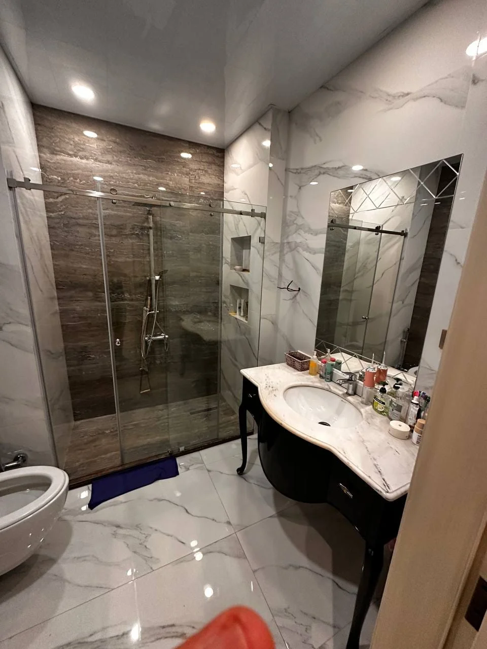 Kirayə 2 otaqlı Mənzil 85 m² Xətai r.
