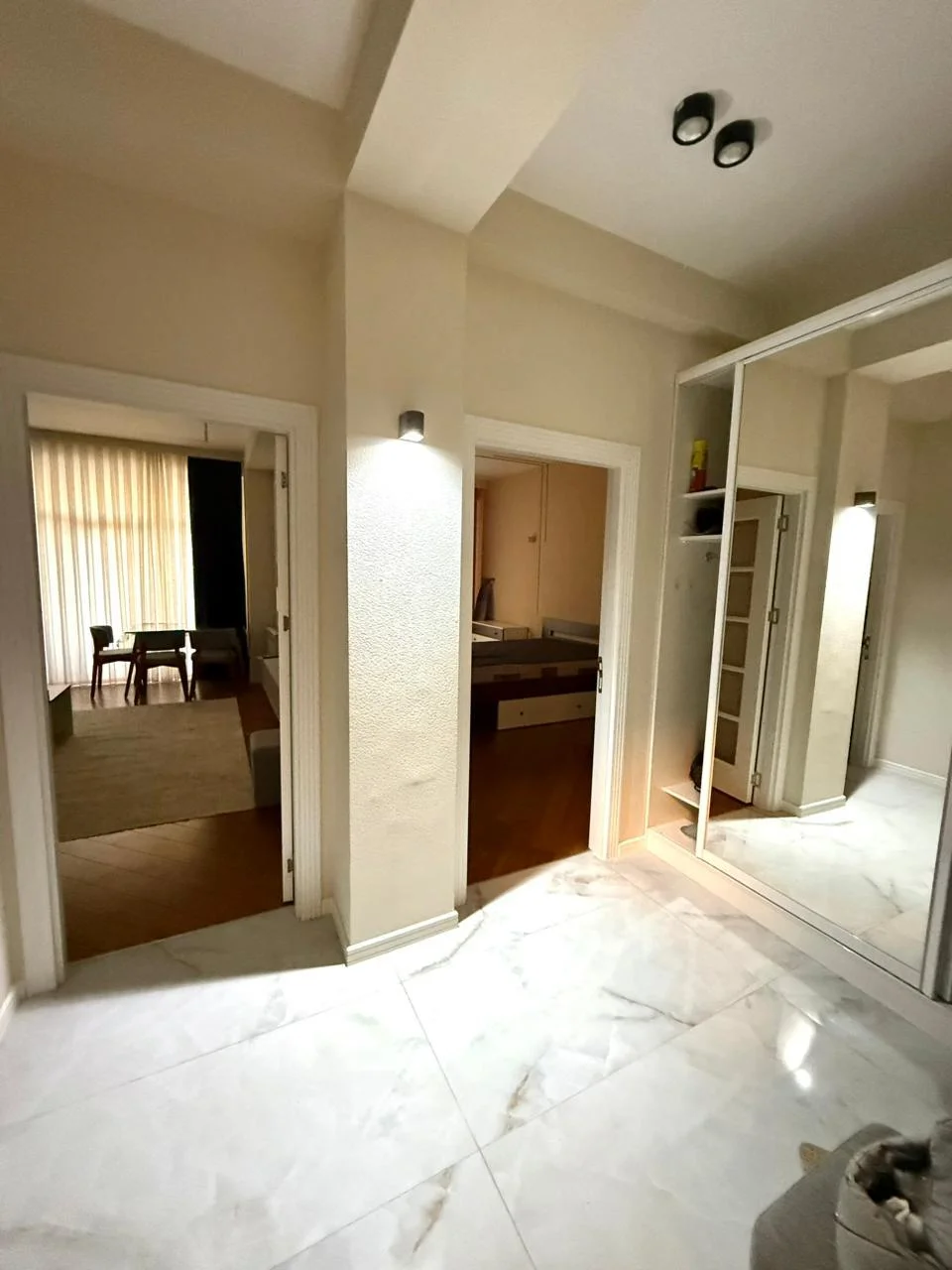 Kirayə 2 otaqlı Mənzil 77 m² Nərimanov r.