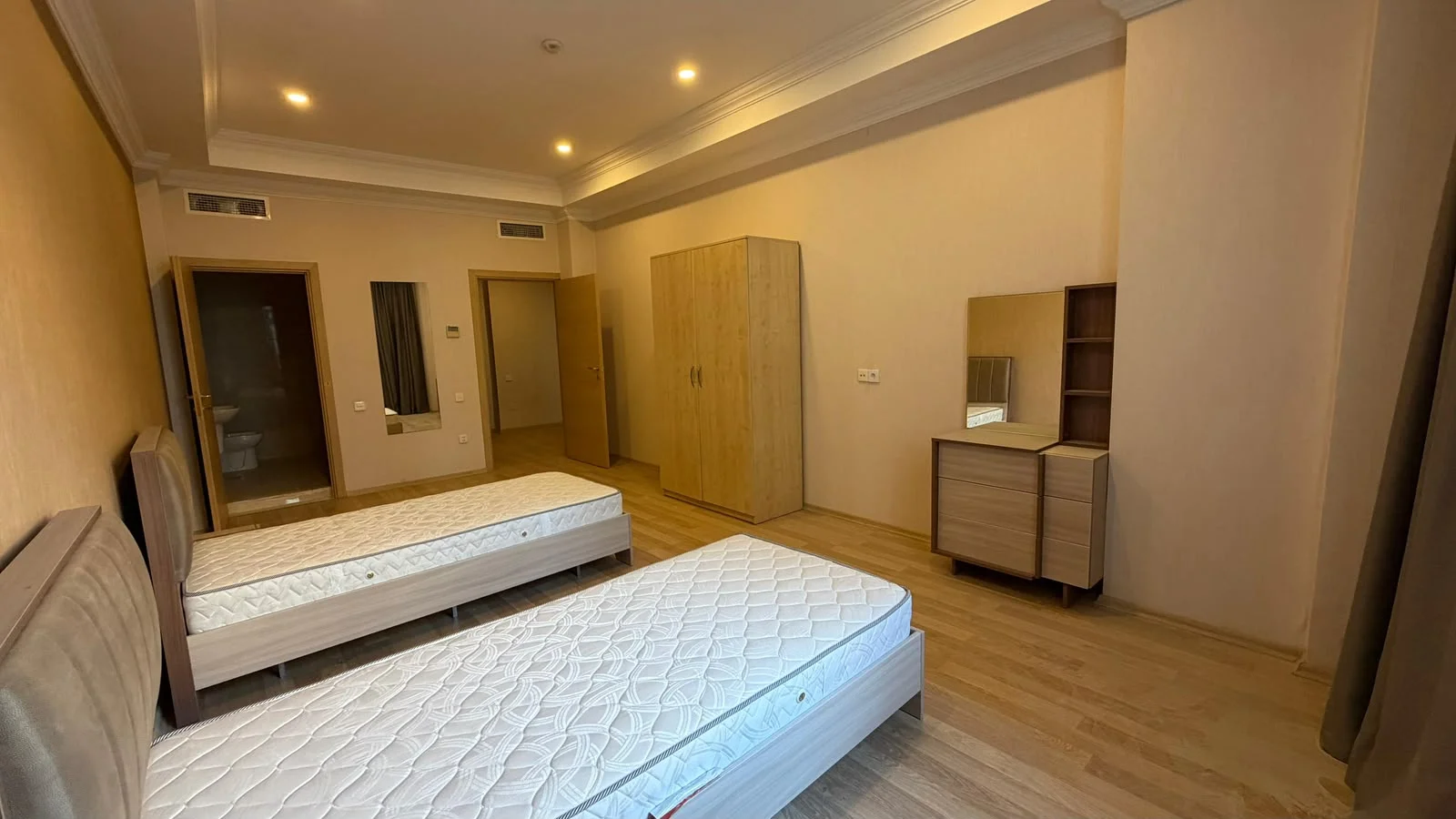 Kirayə 2 otaqlı Mənzil 125 m² Nizami r.