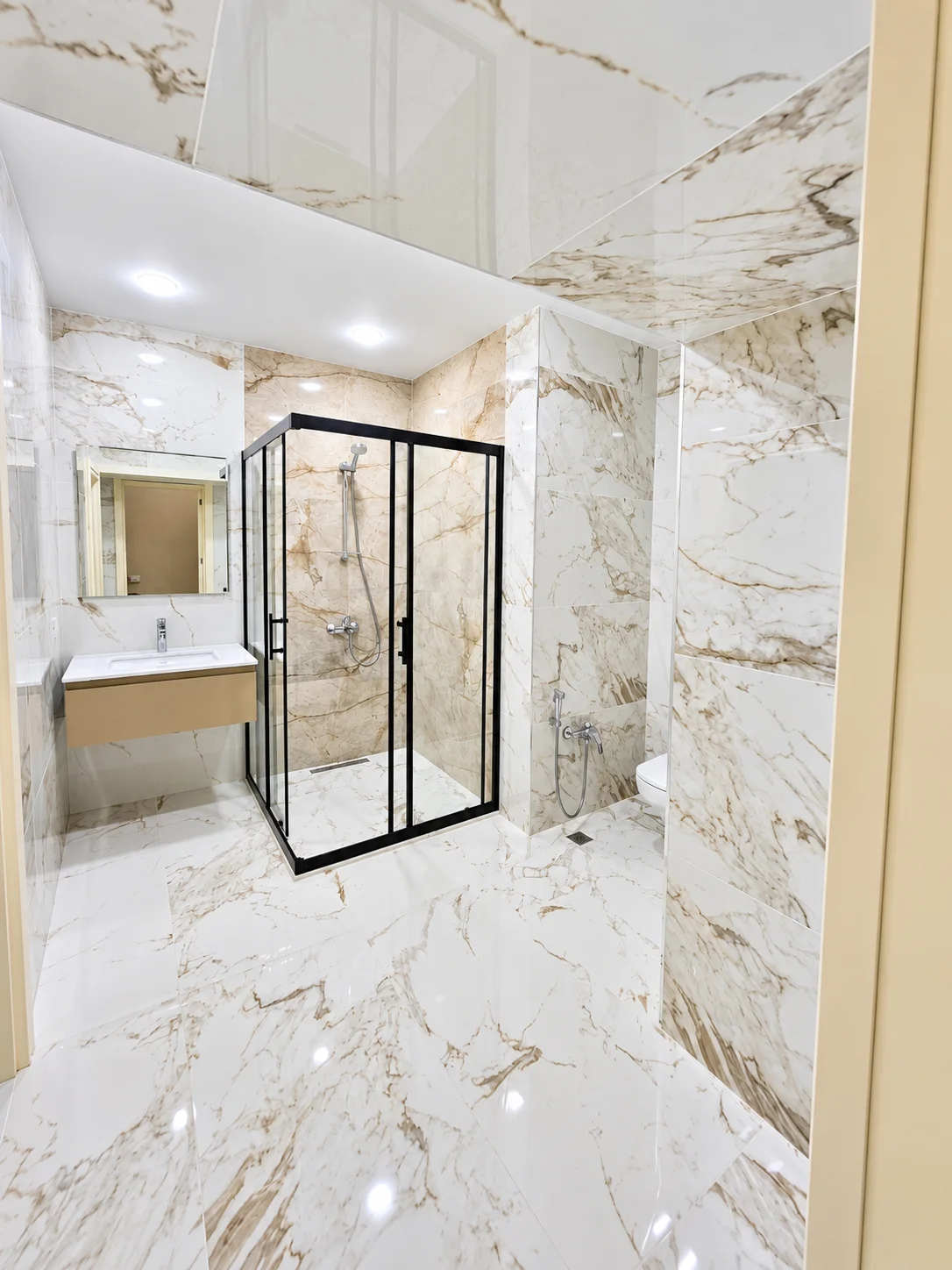 Kirayə 4 otaqlı Mənzil 250 m² Səbail r. Sahil m. – şəkil 10