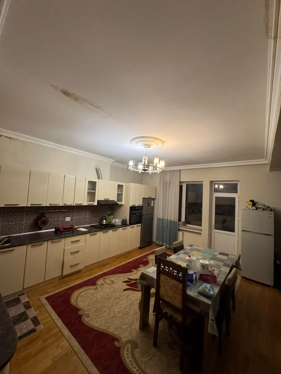 Kirayə 3 otaqlı Mənzil 140 m² Nəsimi r.
