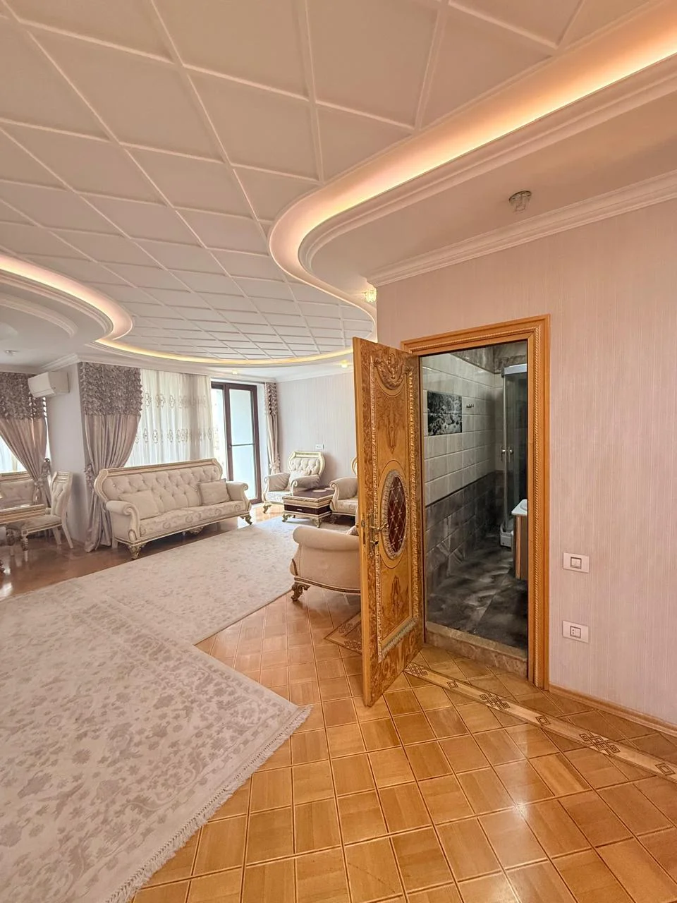 Kirayə 3 otaqlı Mənzil 137 m² Nərimanov r.