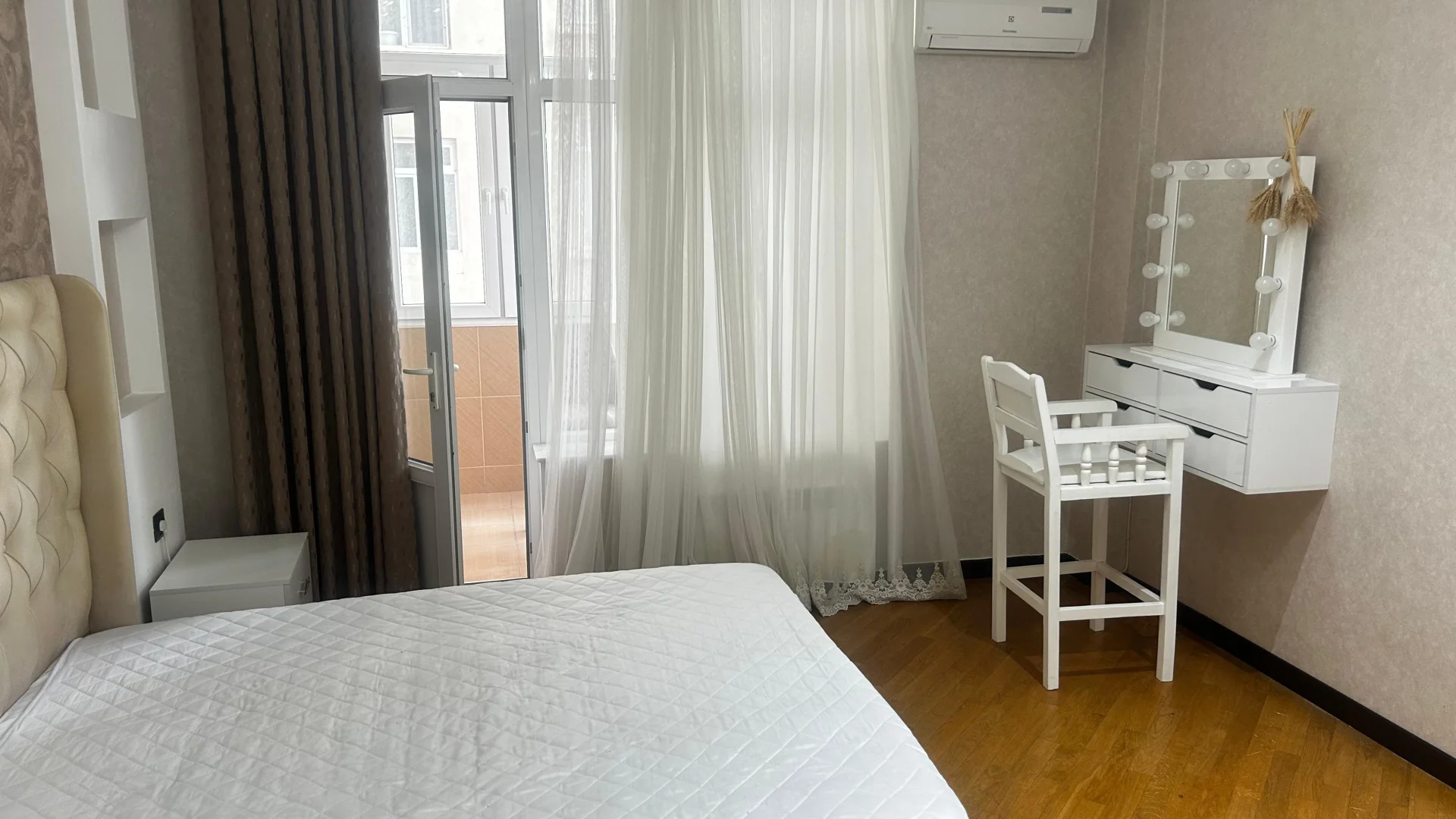 Kirayə 3 otaqlı Mənzil 120 m² Nizami r. Neftçilər m. – şəkil 5