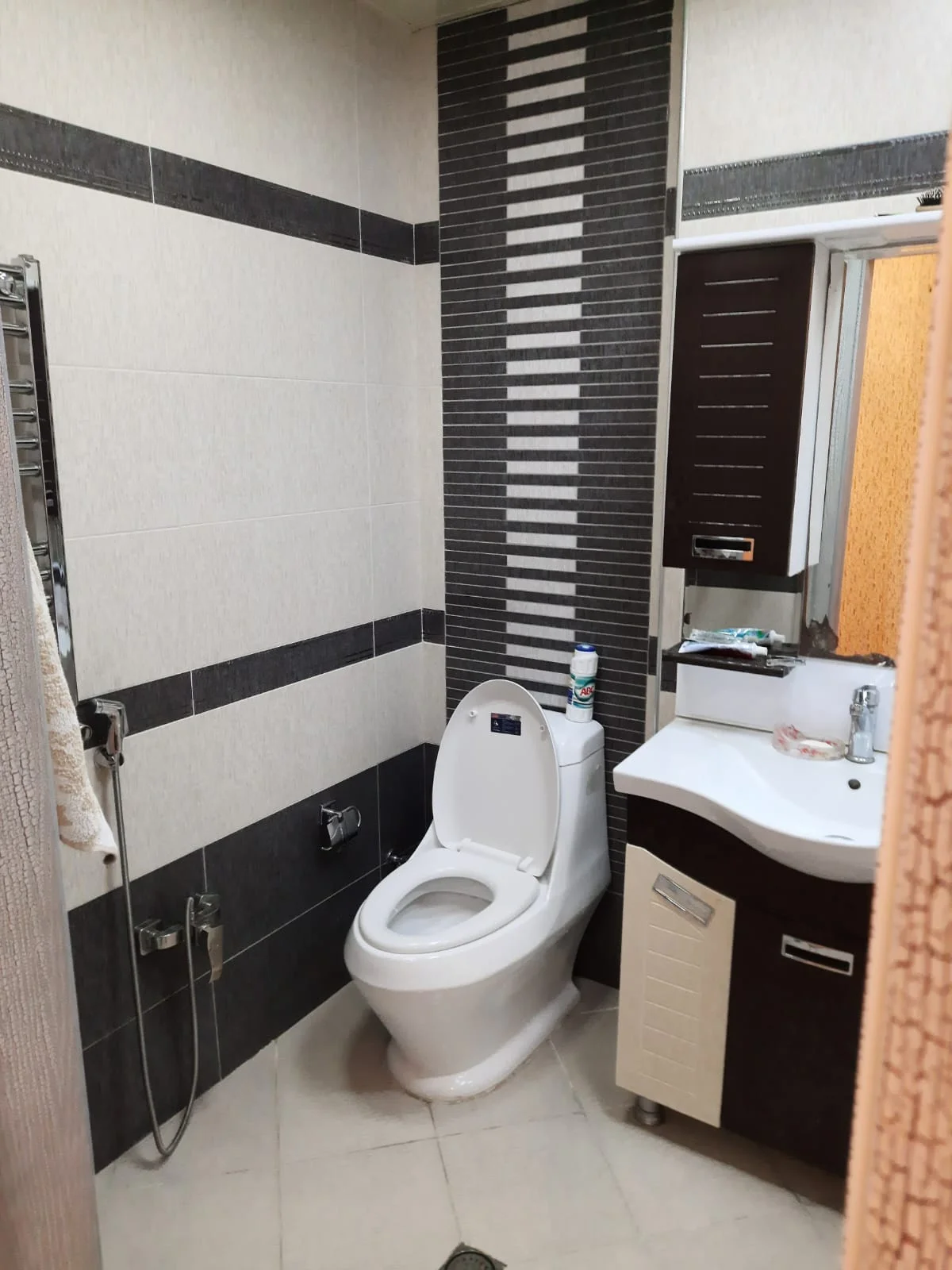 Kirayə 3 otaqlı Mənzil 130 m² Xətai r.