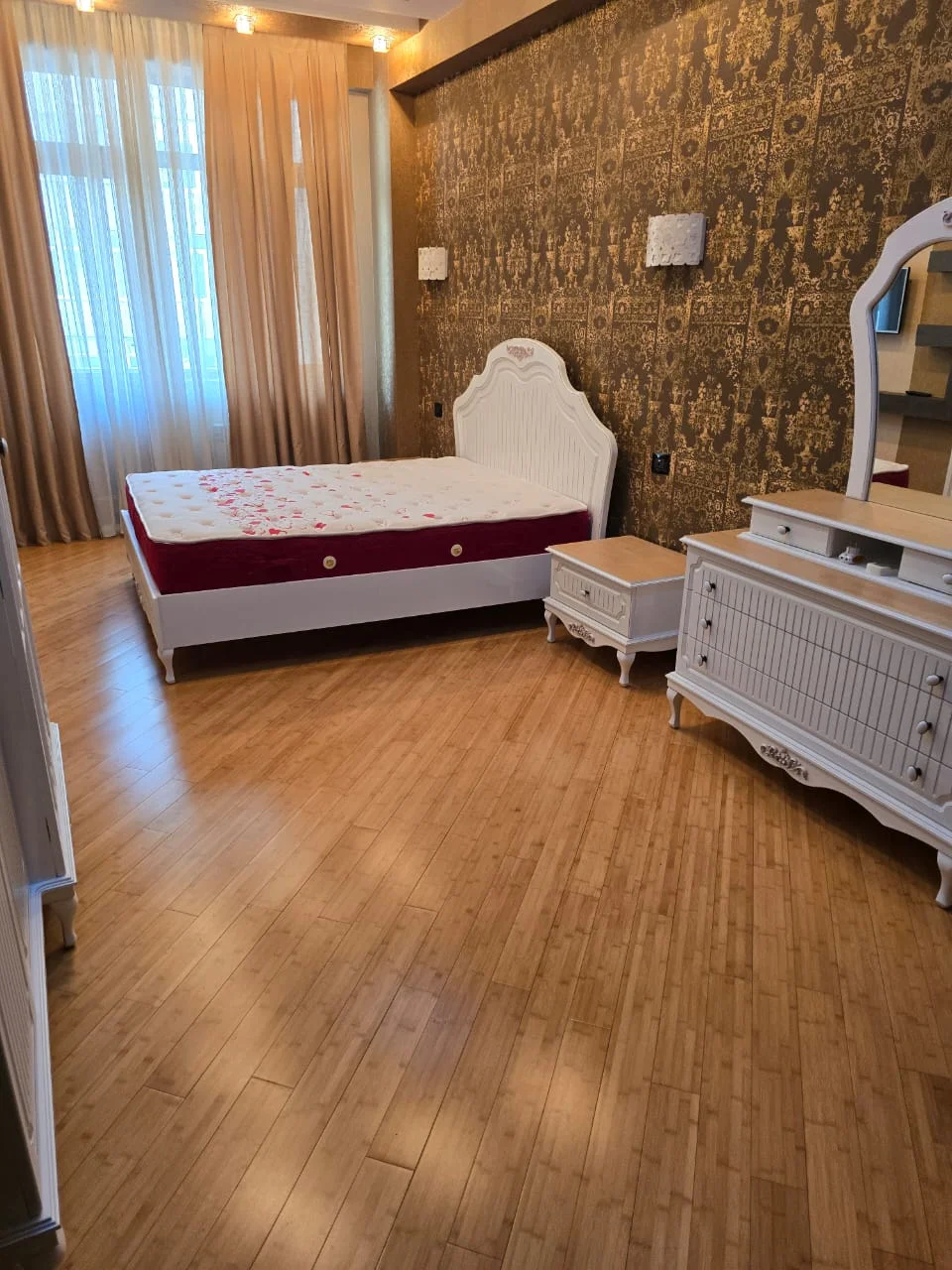 Satılır 3 otaqlı Mənzil 120 m² Nərimanov r.