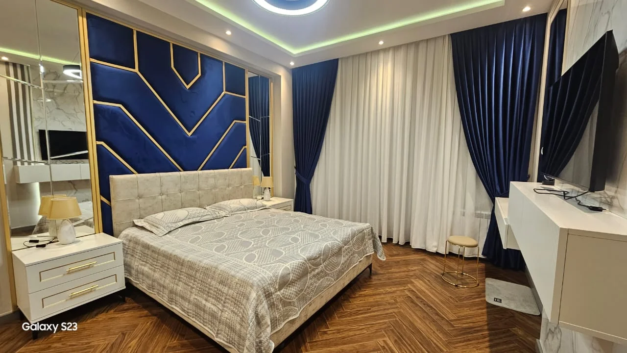 Kirayə 3 otaqlı Mənzil 100 m² Xətai r.