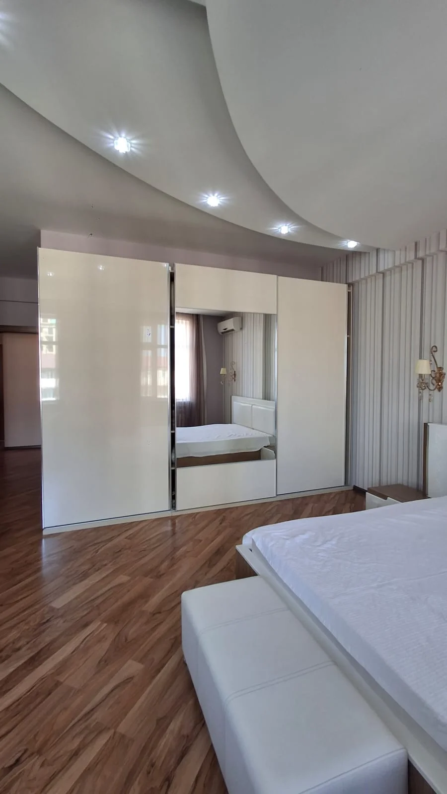 Kirayə 4 otaqlı Mənzil 200 m² Yasamal r. – şəkil 14