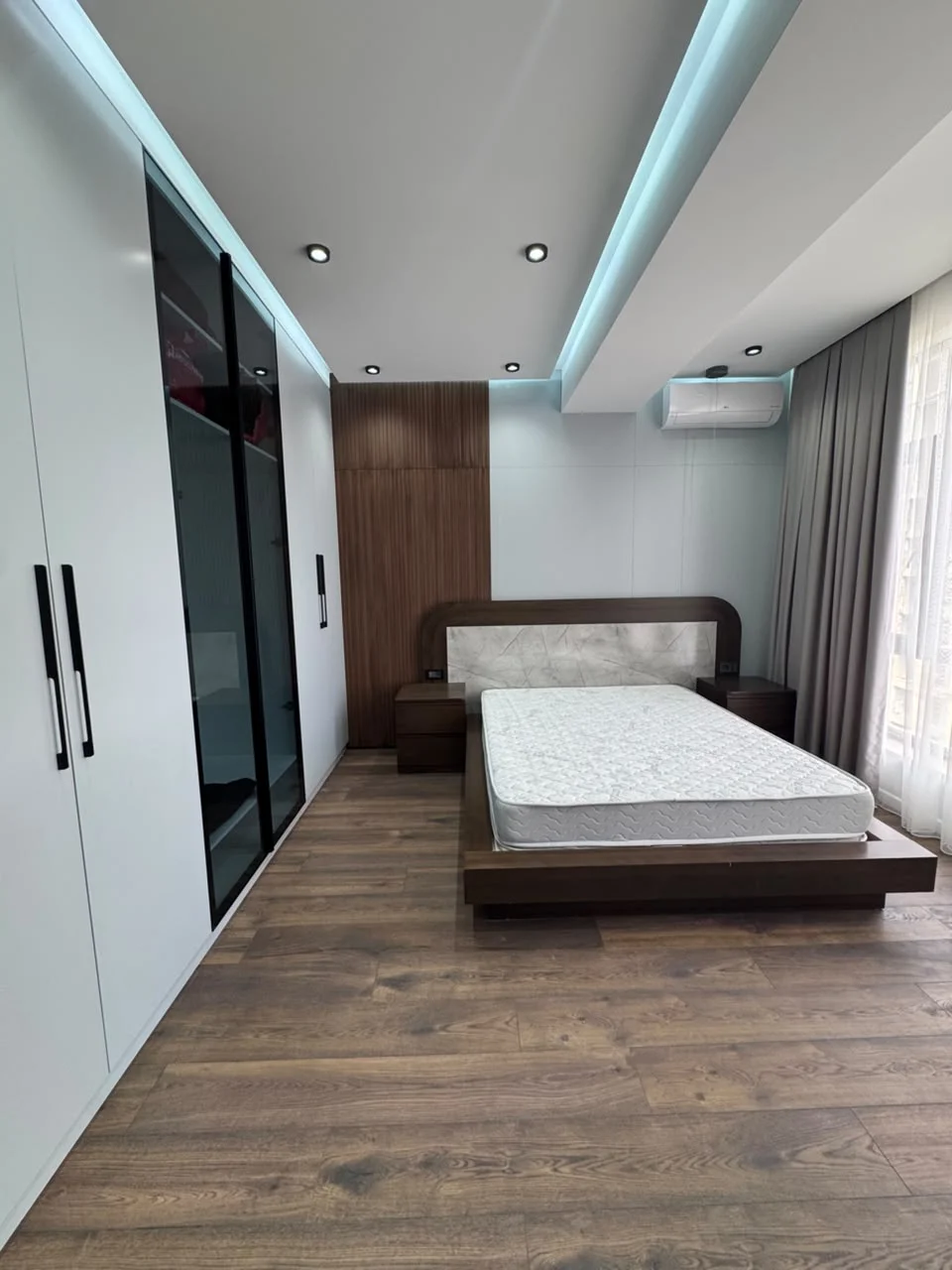 Kirayə 3 otaqlı Mənzil 110 m² Nərimanov r.