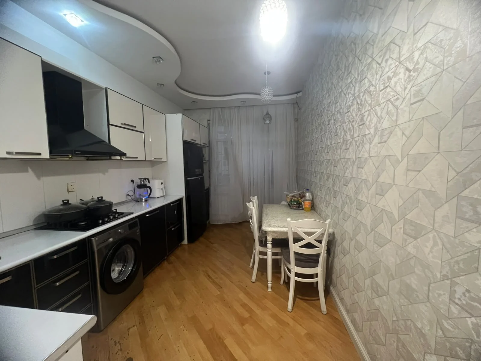 Kirayə 3 otaqlı Mənzil 86 m² Nərimanov r.