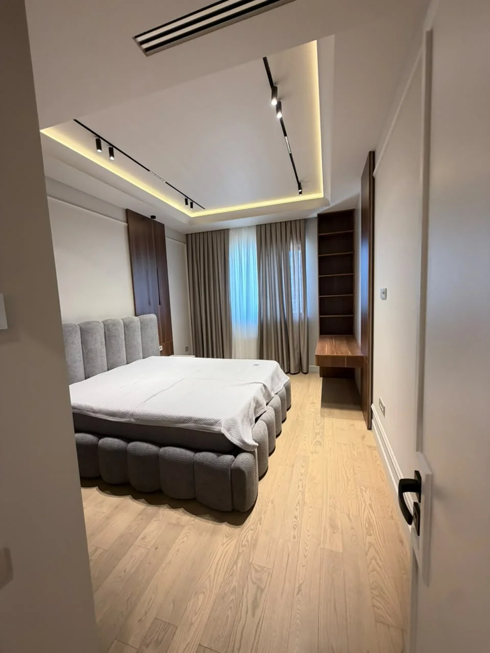 Kirayə 3 otaqlı Mənzil 150 m² Xətai r.