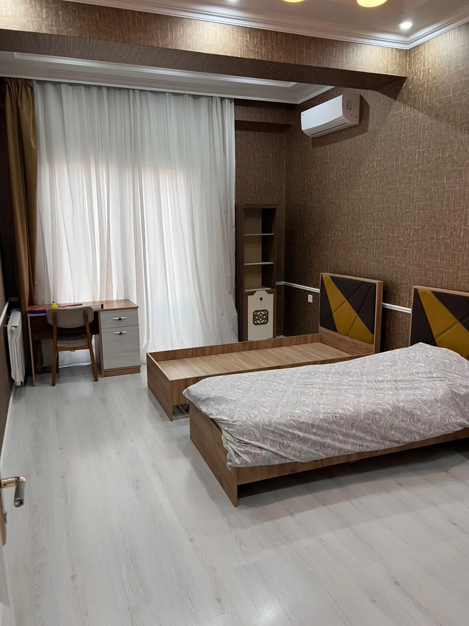 Kirayə 4 otaqlı Mənzil 180 m² Yasamal r.