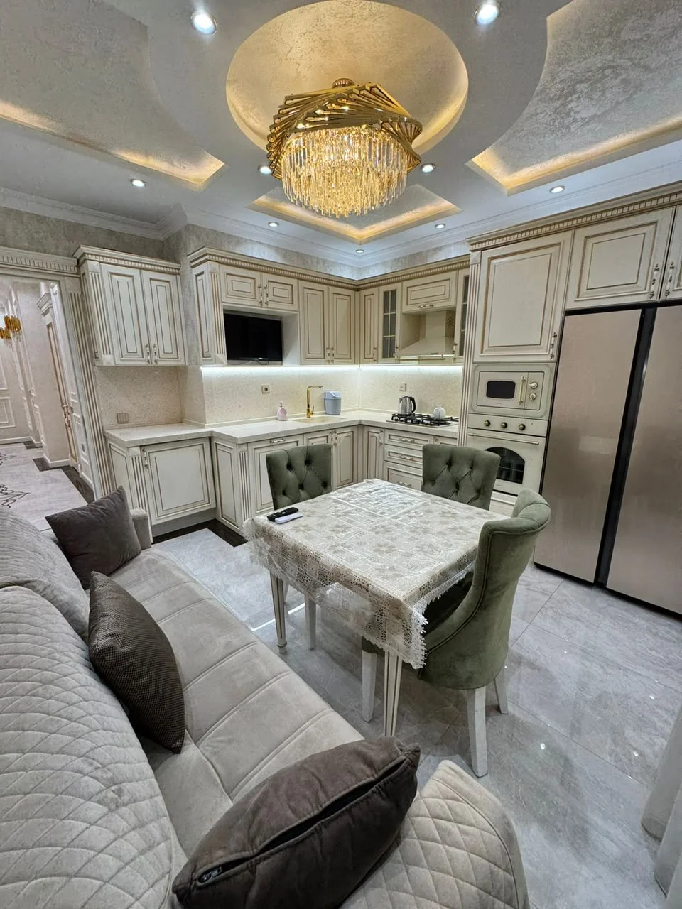 Kirayə 3 otaqlı Mənzil 148 m² Nəsimi r. – şəkil 2