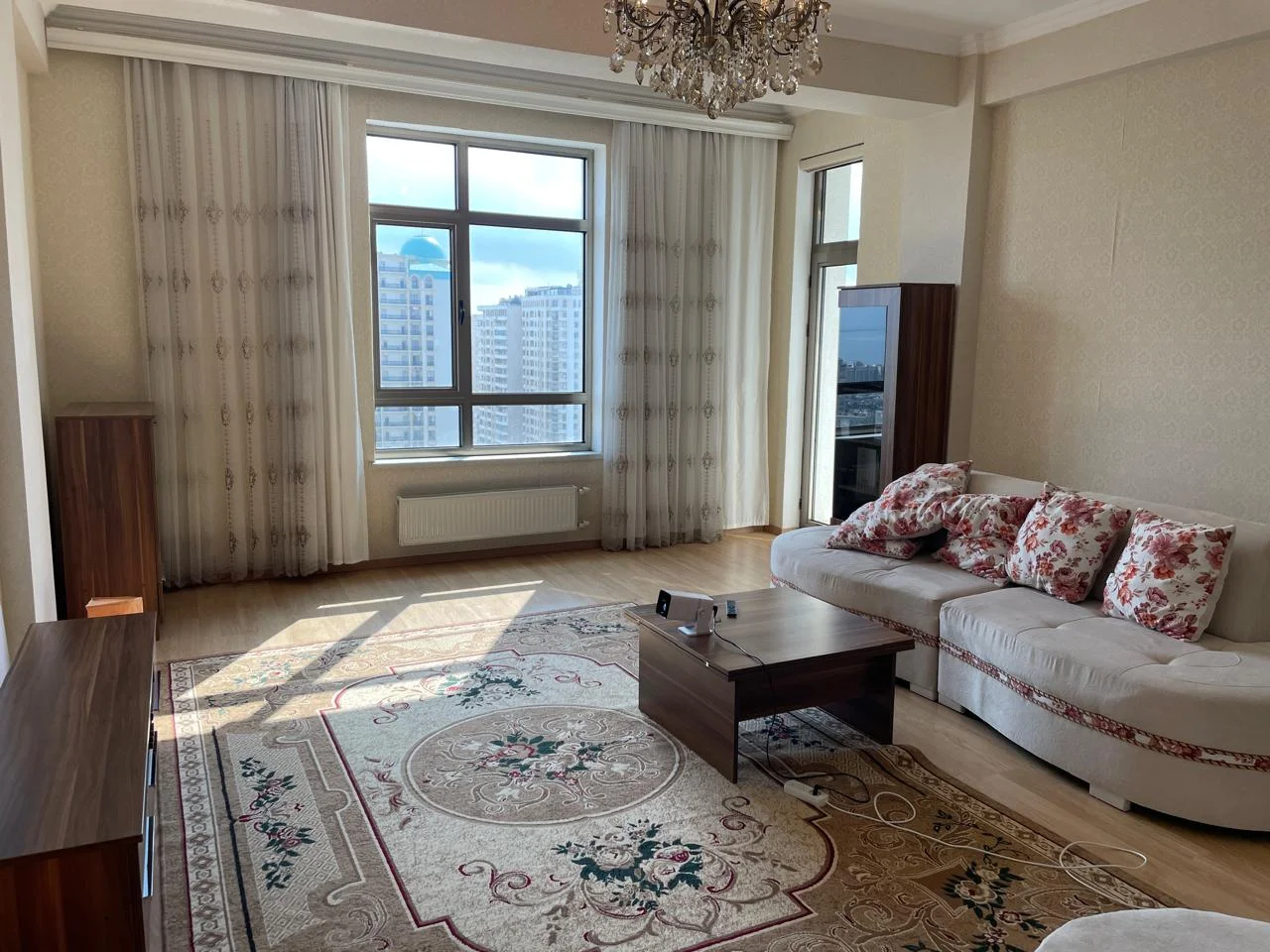 Kirayə 2 otaqlı Mənzil 95 m² Yasamal r. Elmlər Akademiyası m. – şəkil 6