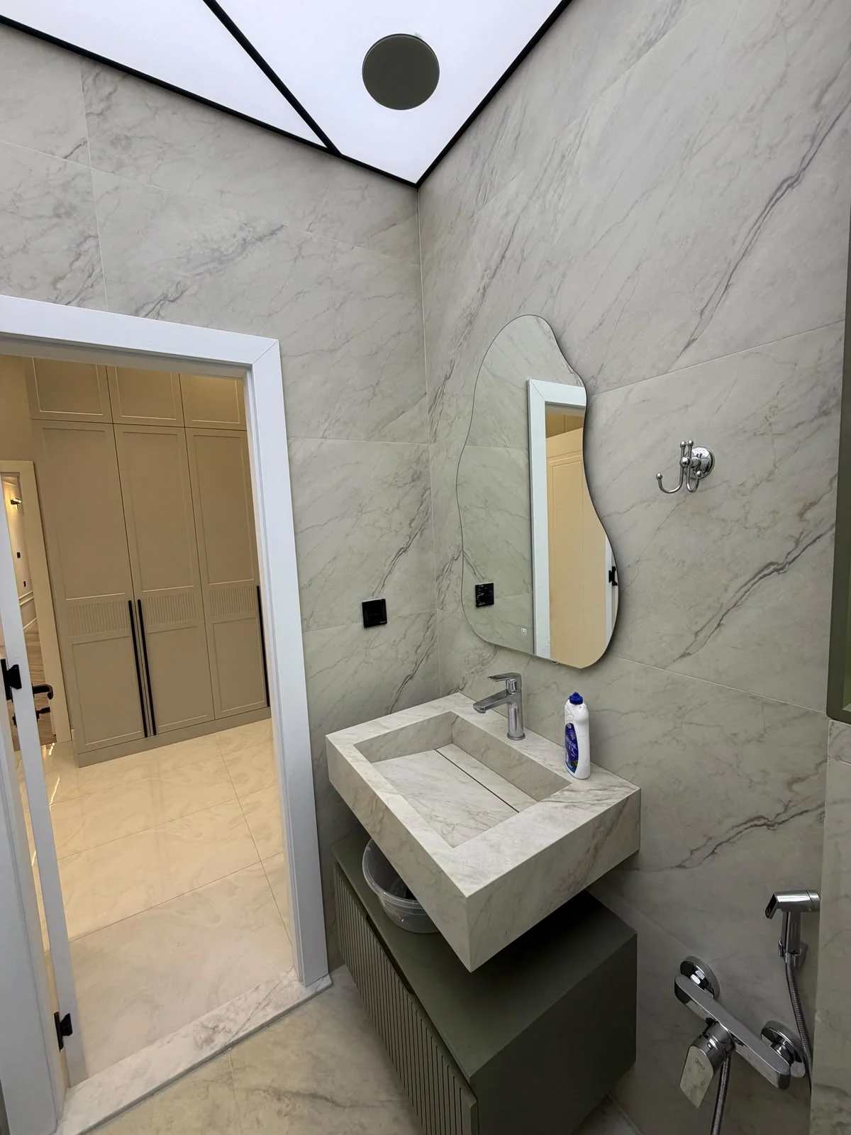 Kirayə 2 otaqlı Mənzil 80 m² Nizami r.