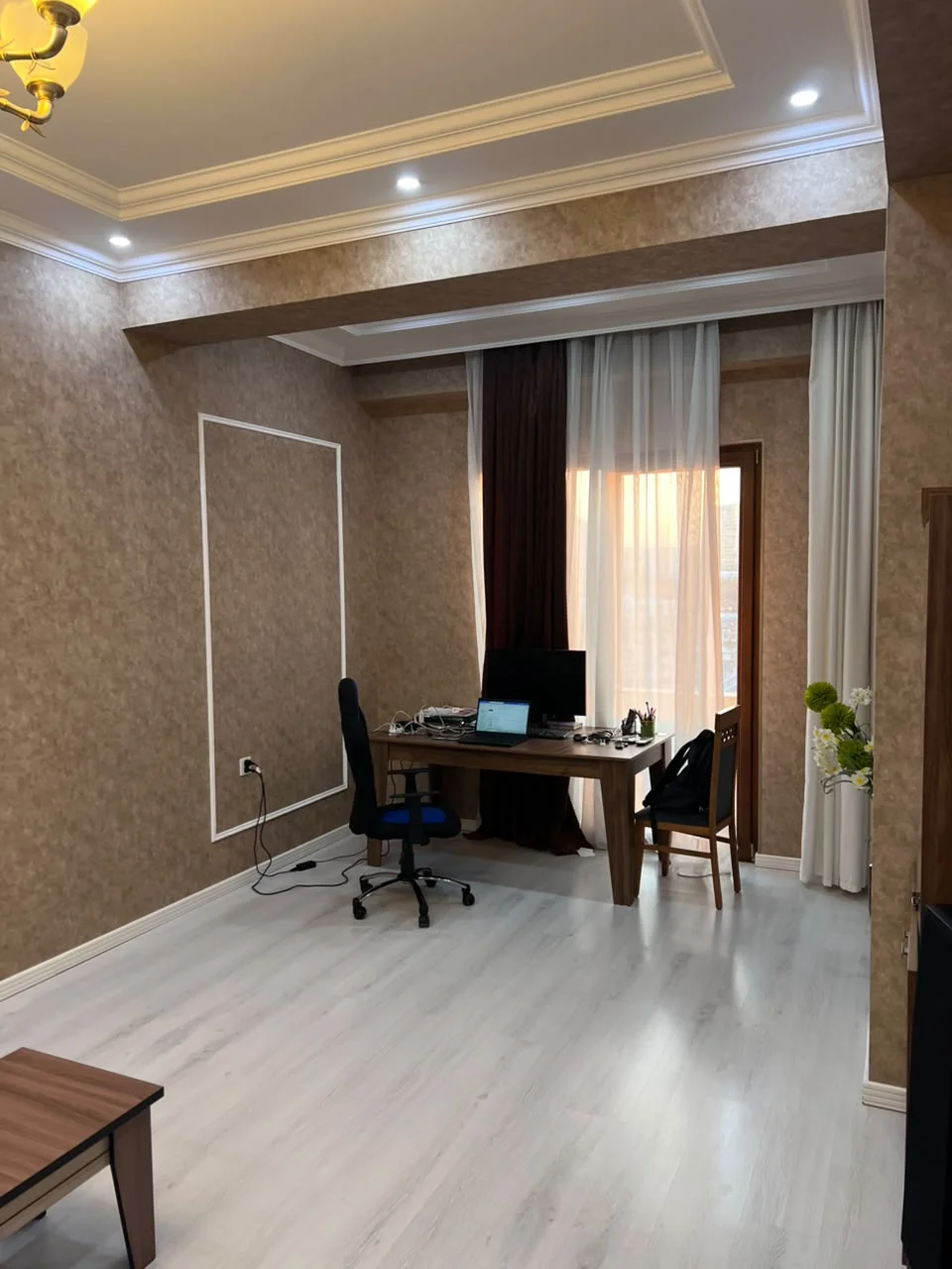 Kirayə 4 otaqlı Mənzil 180 m² Yasamal r.