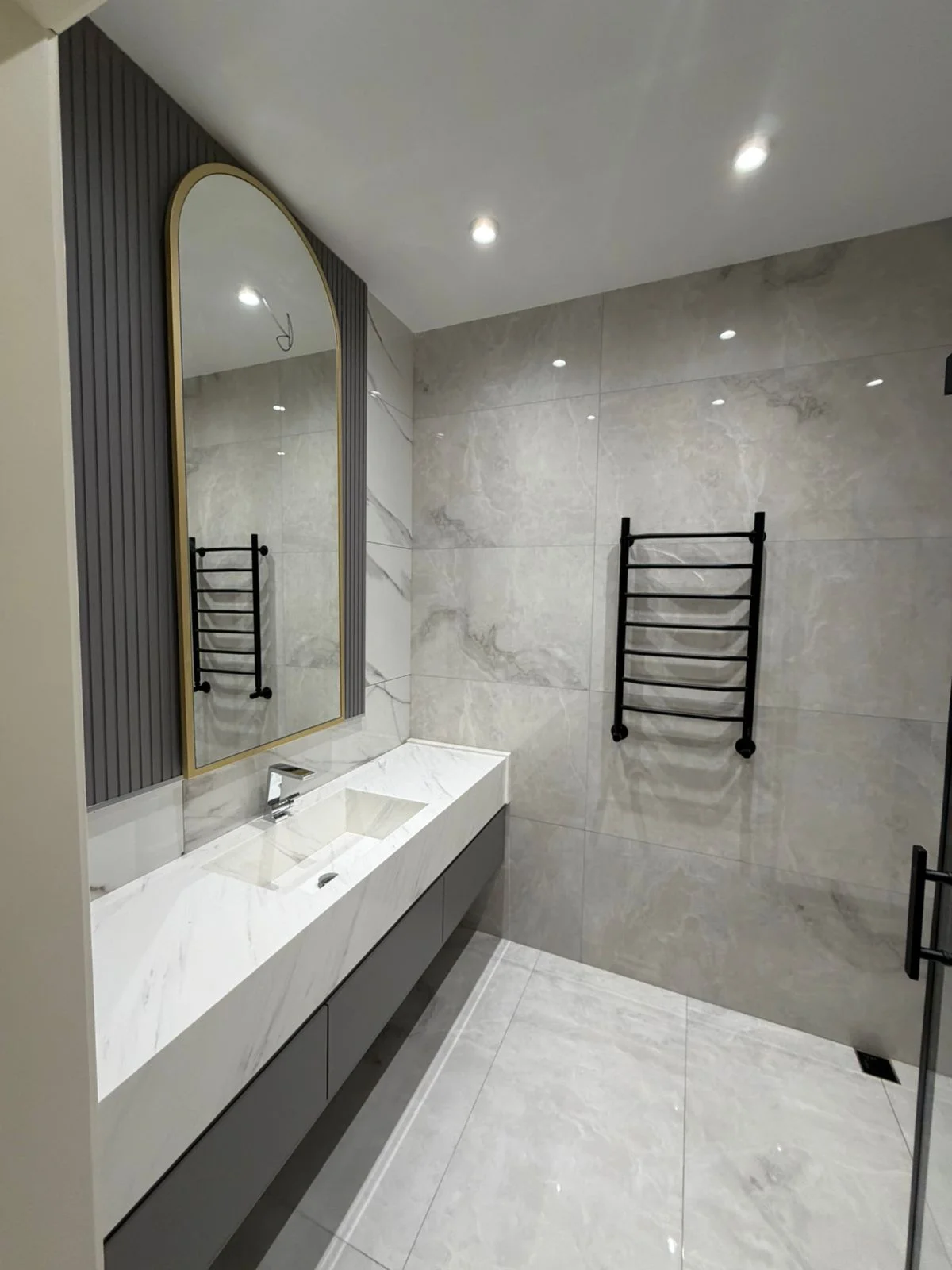 Kirayə 3 otaqlı Mənzil 170 m² Bakı