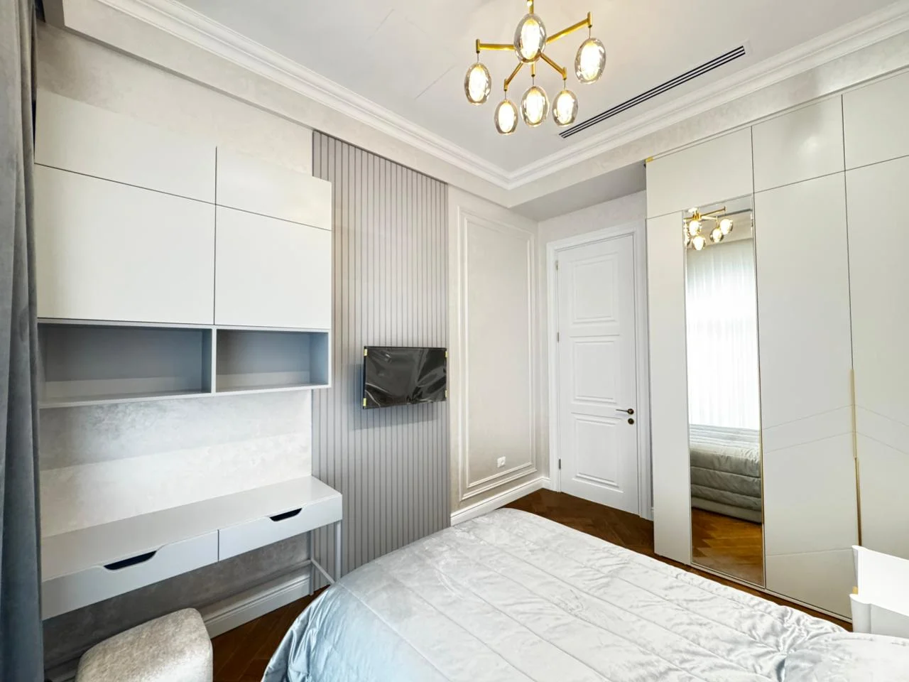 Kirayə 3 otaqlı Mənzil 120 m² Xətai r.