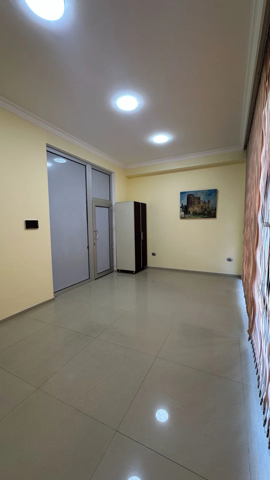 Satılır Obyekt 40 m² Nizami r.