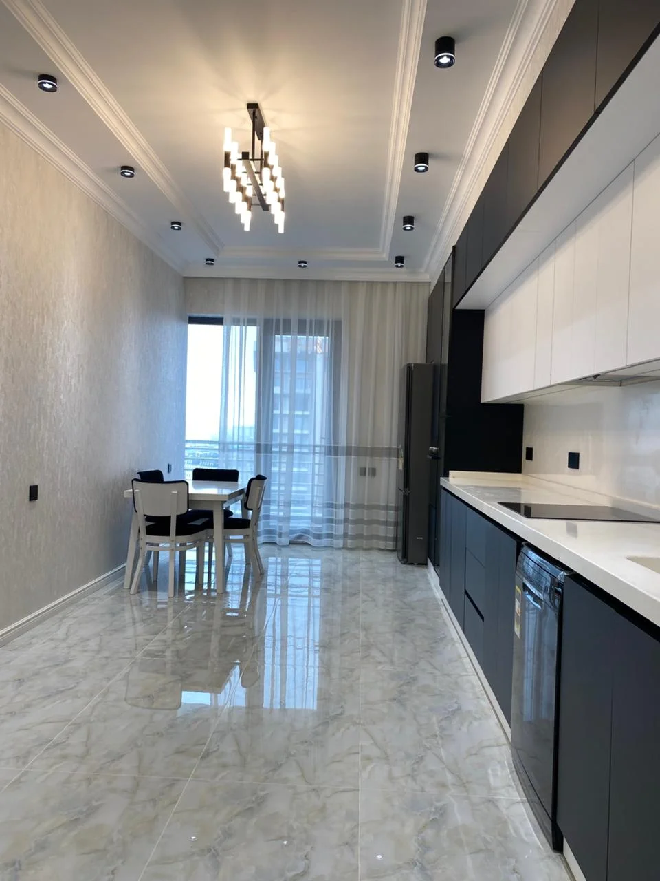 Kirayə 3 otaqlı Mənzil 140 m² Xətai r.
