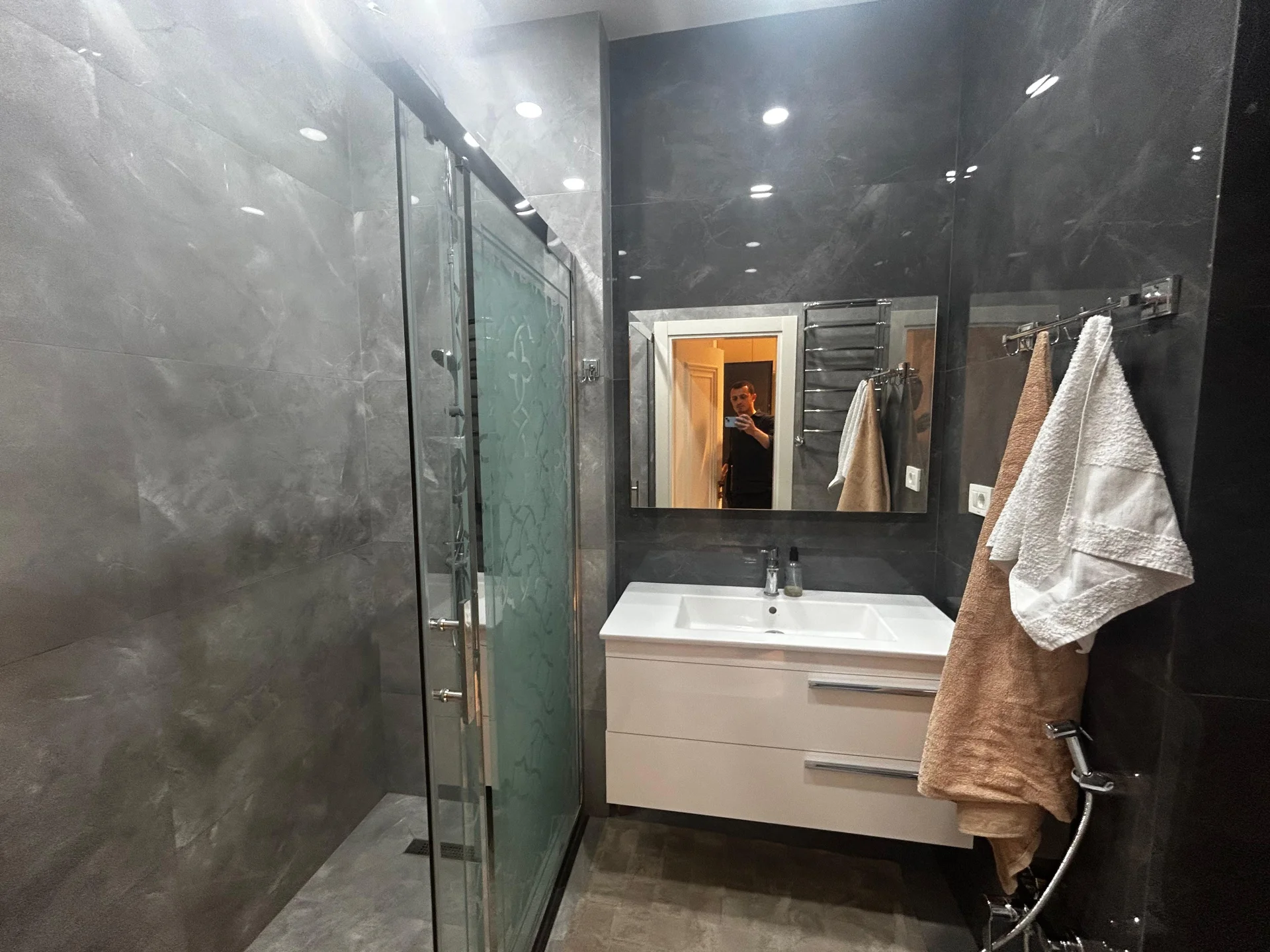 Kirayə 3 otaqlı Mənzil 110 m² Xətai r.